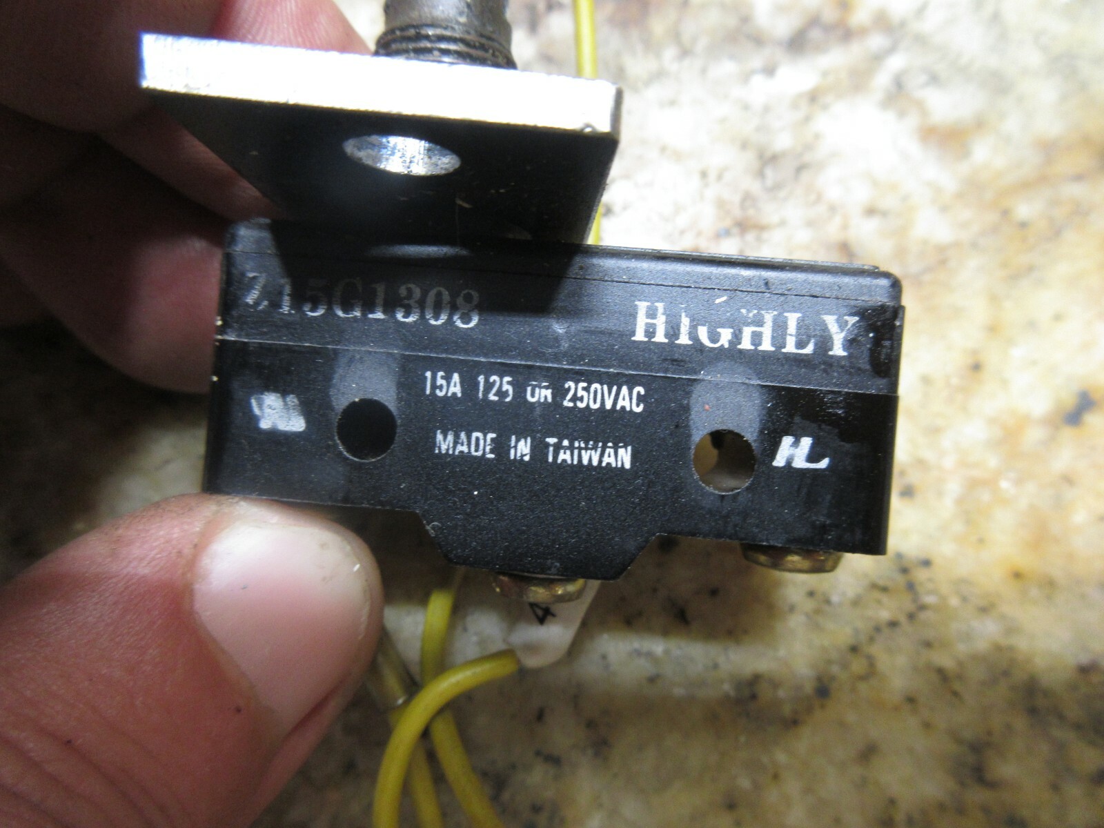 MOUJEN SAFETY SWITCH MJ2-1308R 15A 250V T85 7 15G1308 LOT OF 2PIECES