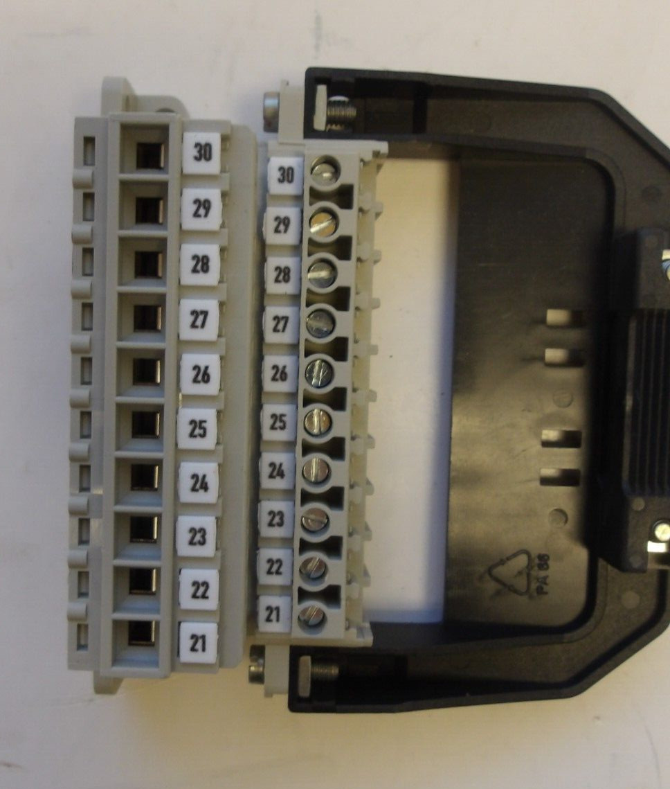 EATON CORPORATION P/N: NZM2-XSVR CONTROL CIRCUIT PLUG FOR REMOTE OPERATOR