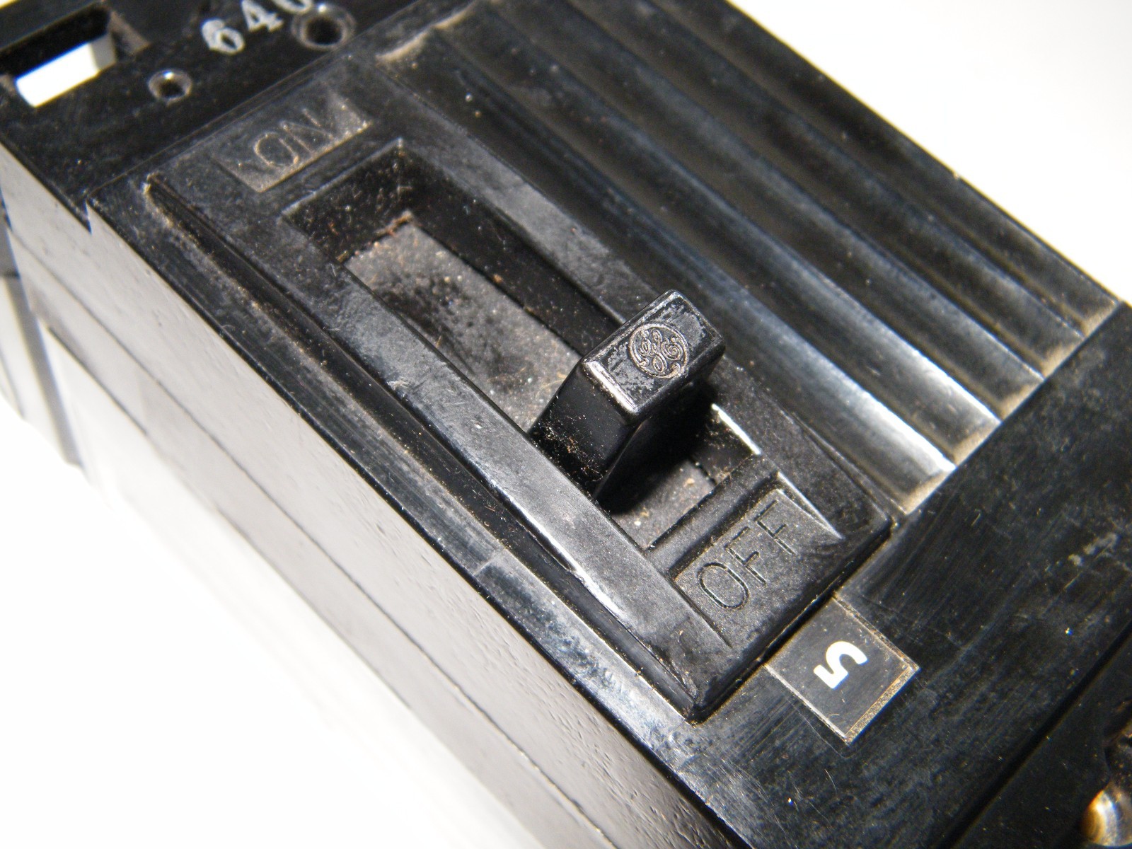 GENERAL ELECTRIC / GE 2 POLE CIRCUIT BREAKER 20AMP 240v ac, TE122020 125-250v dc
