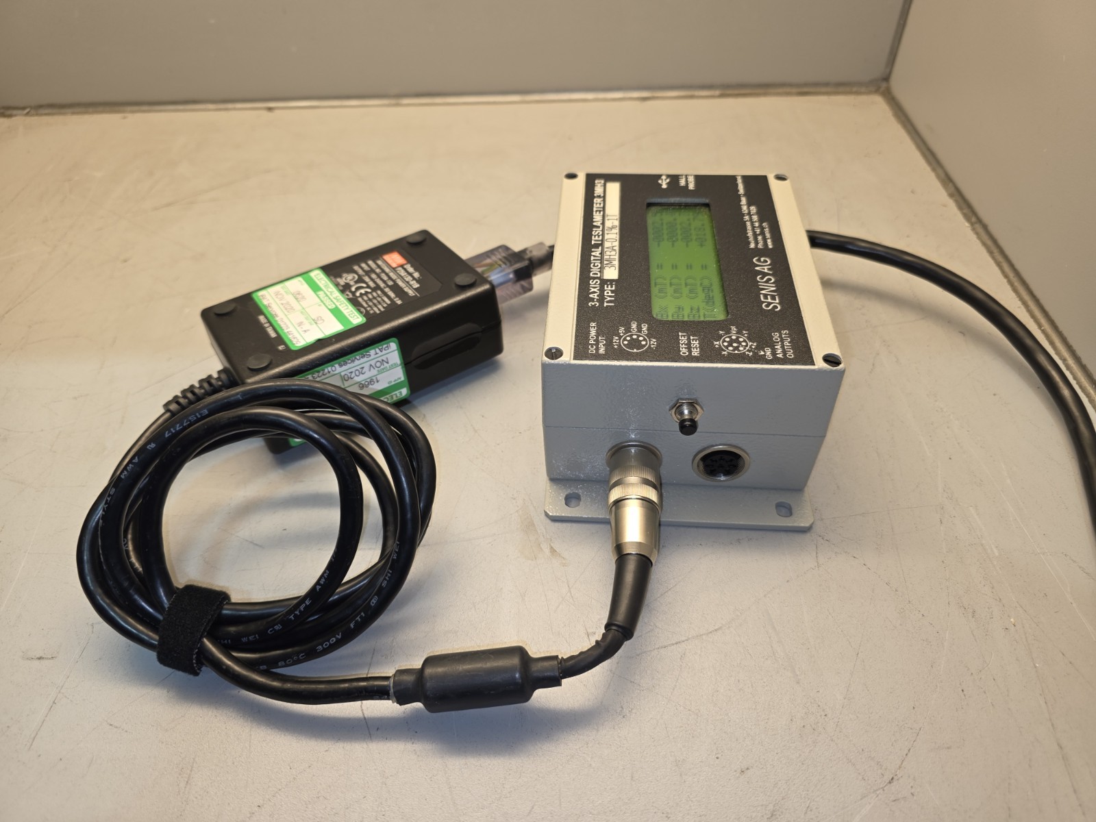 SENIS AG High-performance 3-axis Tesla meter “3MH3” 3MH3A-0.1%-1T