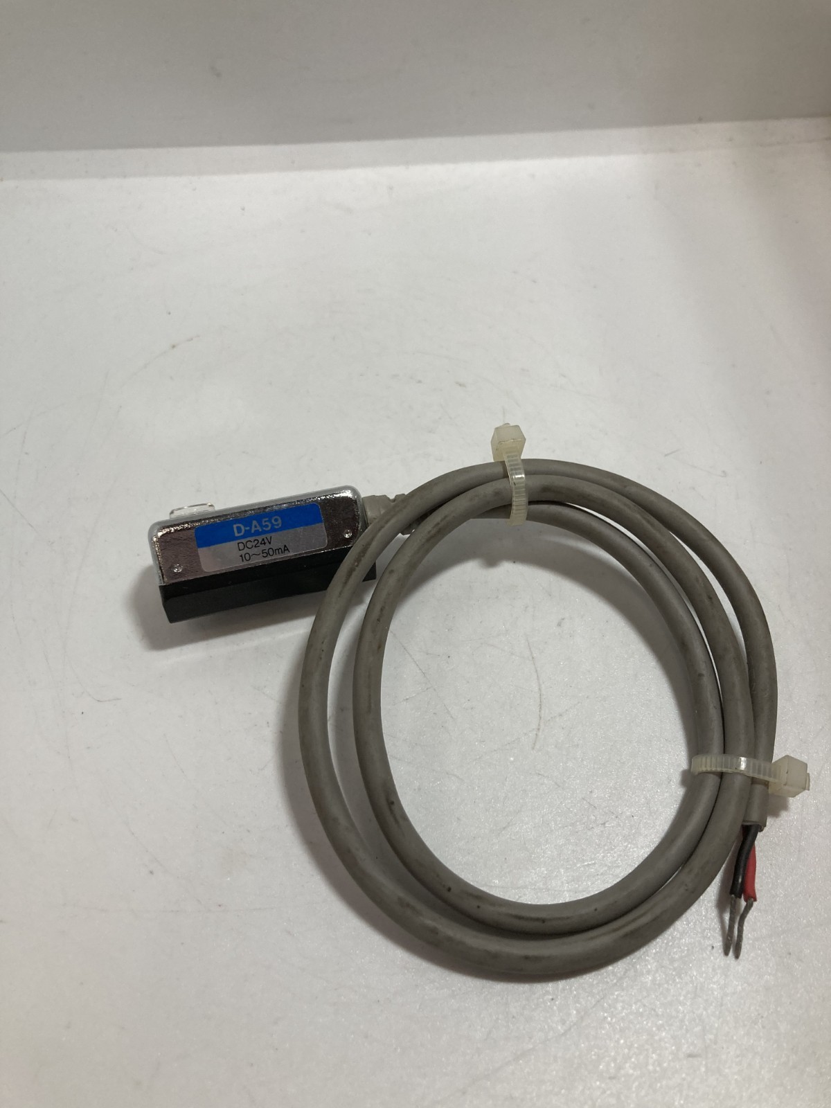 SMC D-A59 PROXIMITY SWITCH 24VDC 10-50MA NNB