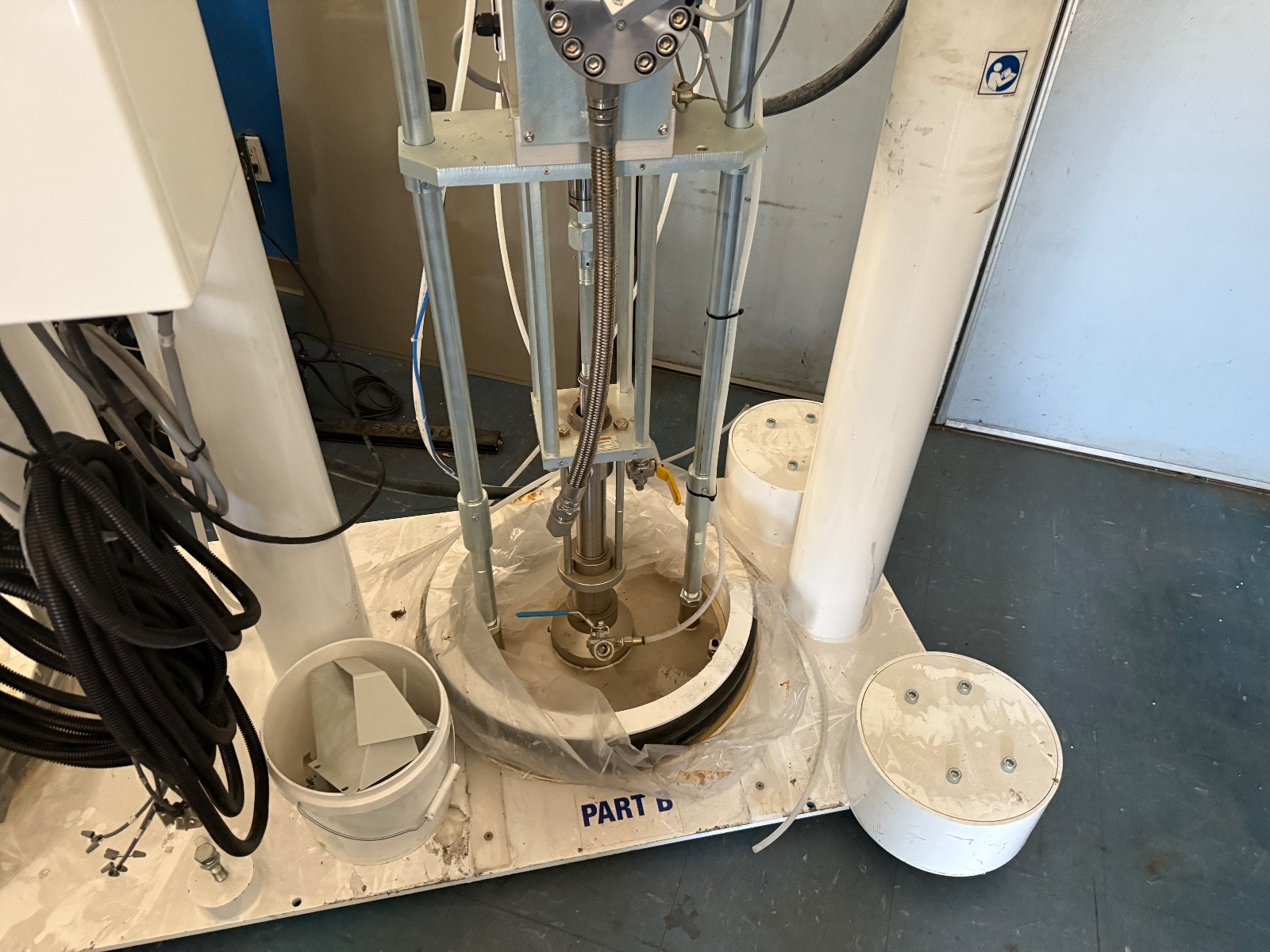 Fluid Automation M4-55MLR Meter-Mix Dispense System – 120V – Powers Up as Shown