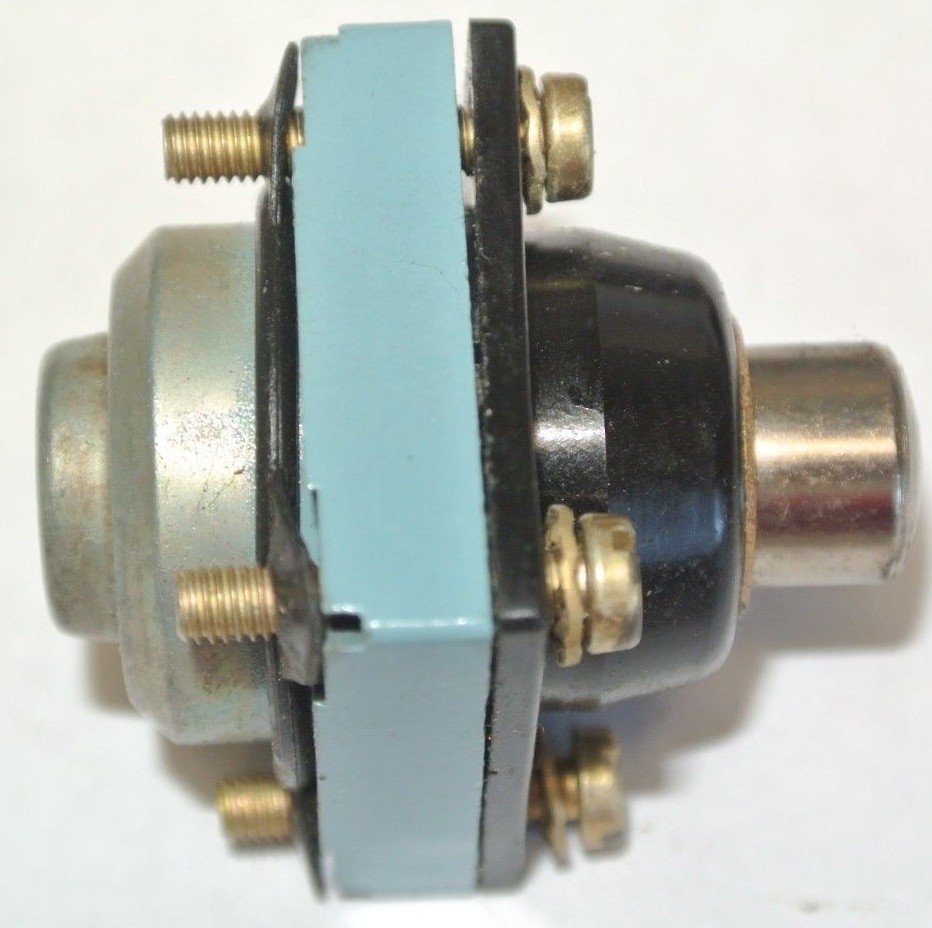 TELEMECANIQUE XCK-D10 LIMIT SWITCH PLUNGER-TYPE HEAD – NEW SURPLUS
