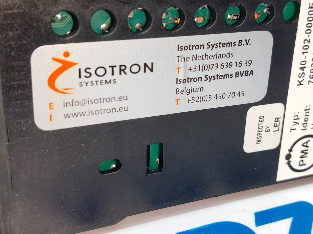 NEW PMA KS 40-1 INDUSTRIAL TEMPERATURE / PROCESS CONTROLLER KS40-102-0000E-000