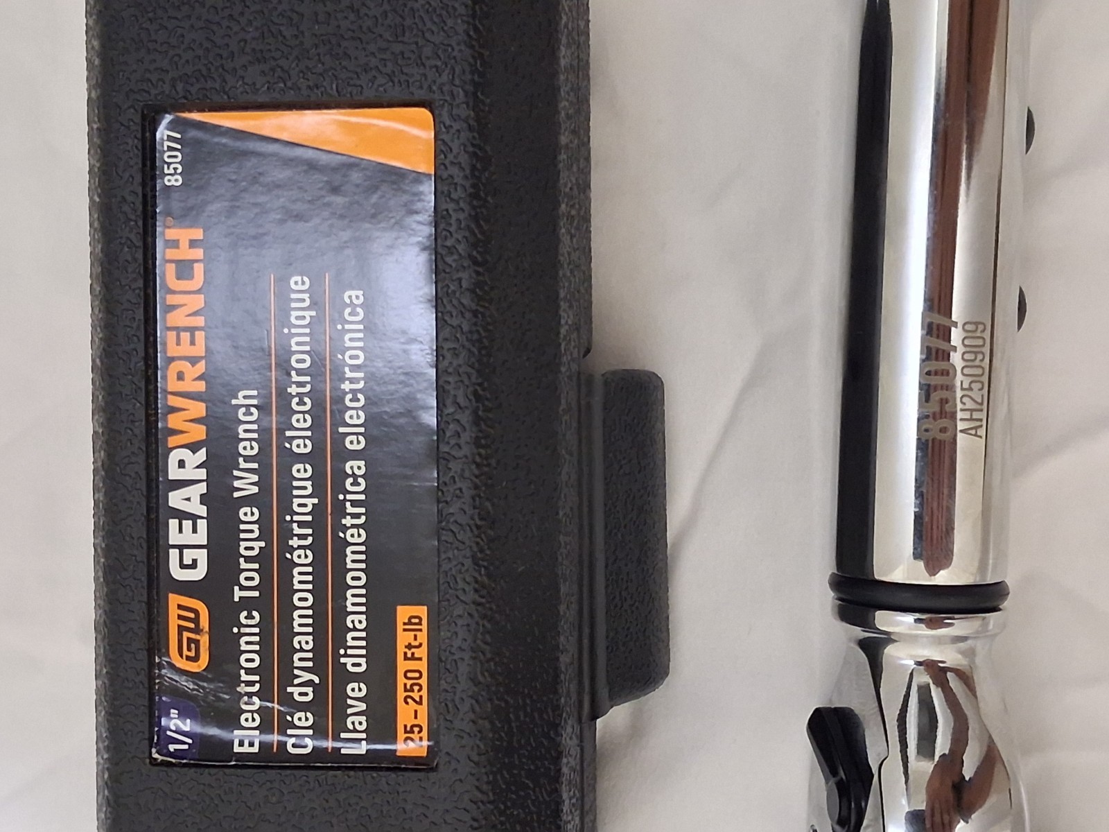 GEARWRENCH 1/2 in. Drive 25-250 ft./lbs. Electronic Torque Wrench