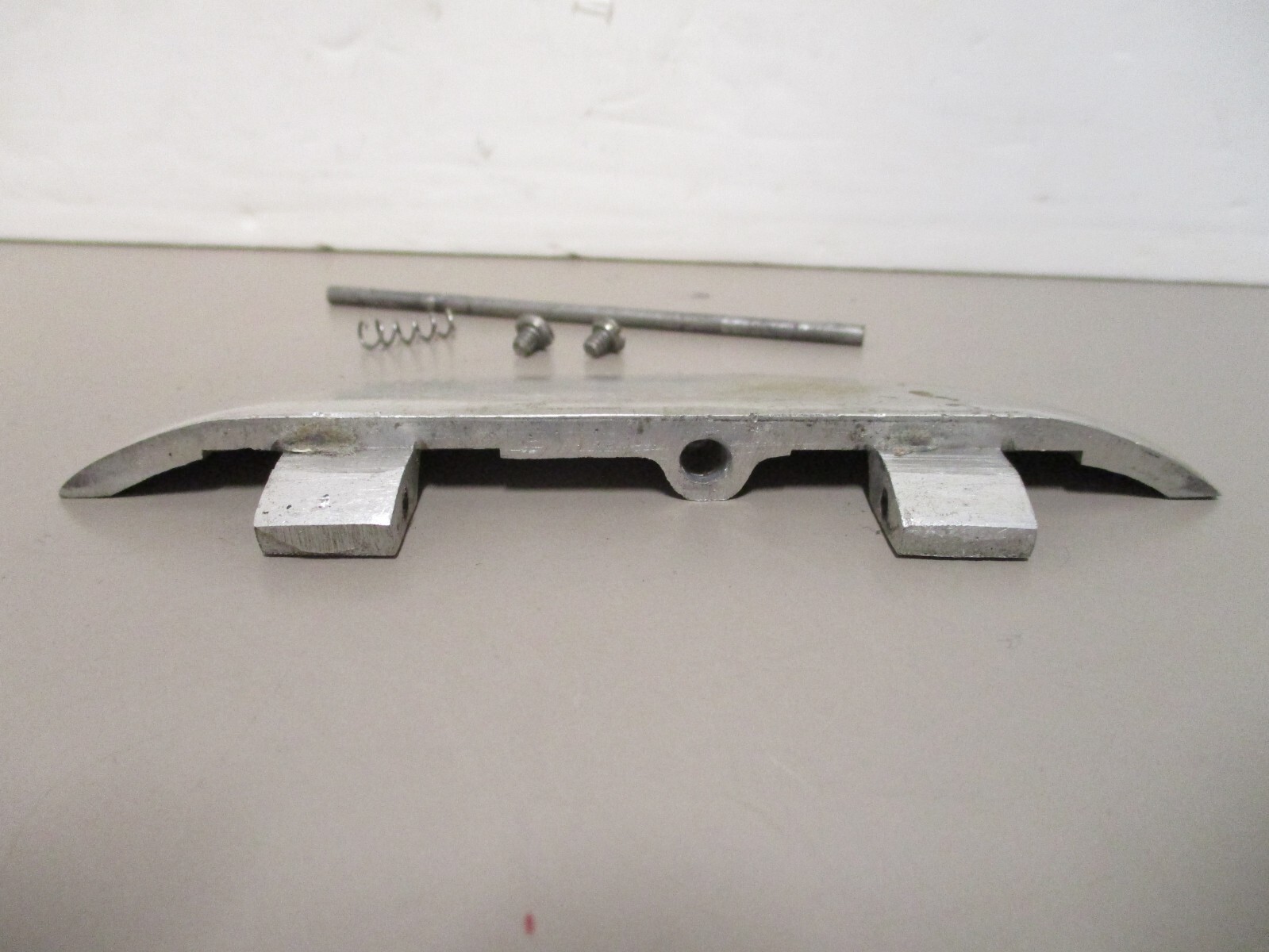 Front Base Feed Flip Foot R3578 for Vintage Wolf Model R Electric Fabric Cutter