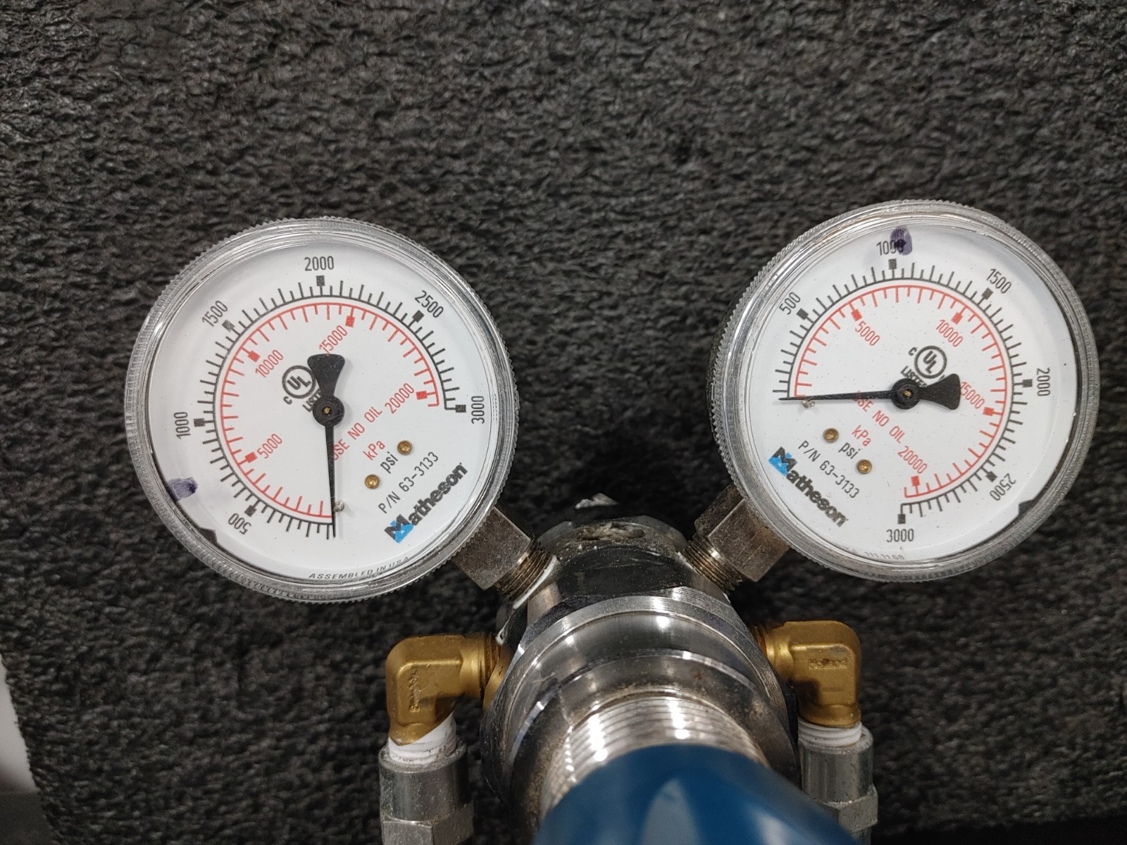 MATHESON High Purity Regulator with PROSTAR Valve X2 and Pressure Gauges