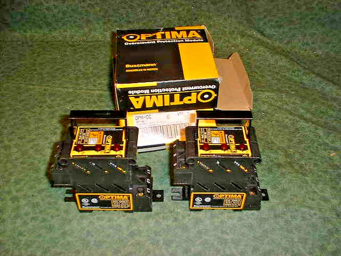 (2) Bussman Optima 30 Amp OPM-CC 3 Phase Fuse Holders (19730-Tub-X4)