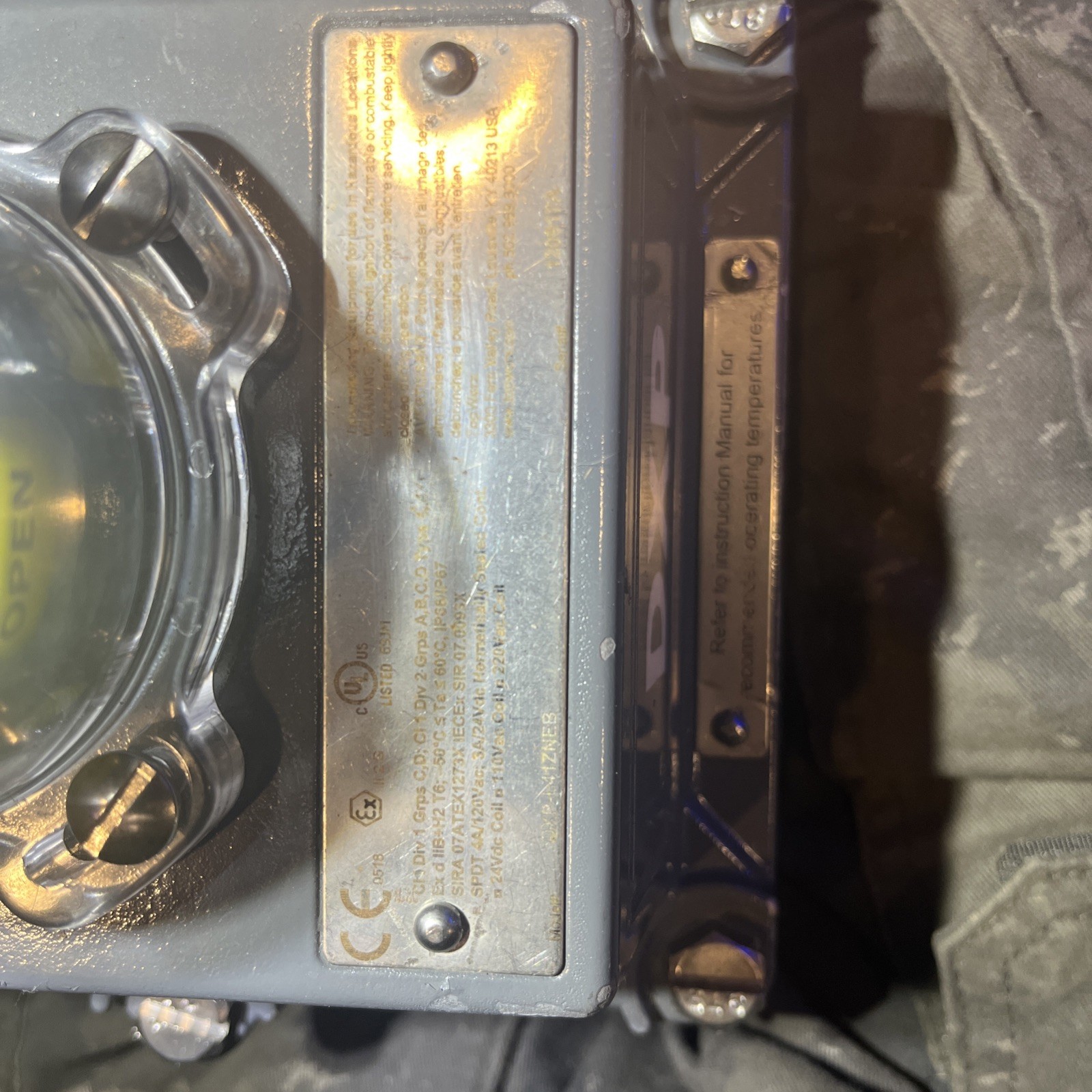 Topworx Valve Controller DXP-L41ZNEB One Scratch On (Open-Close) Cover On Top