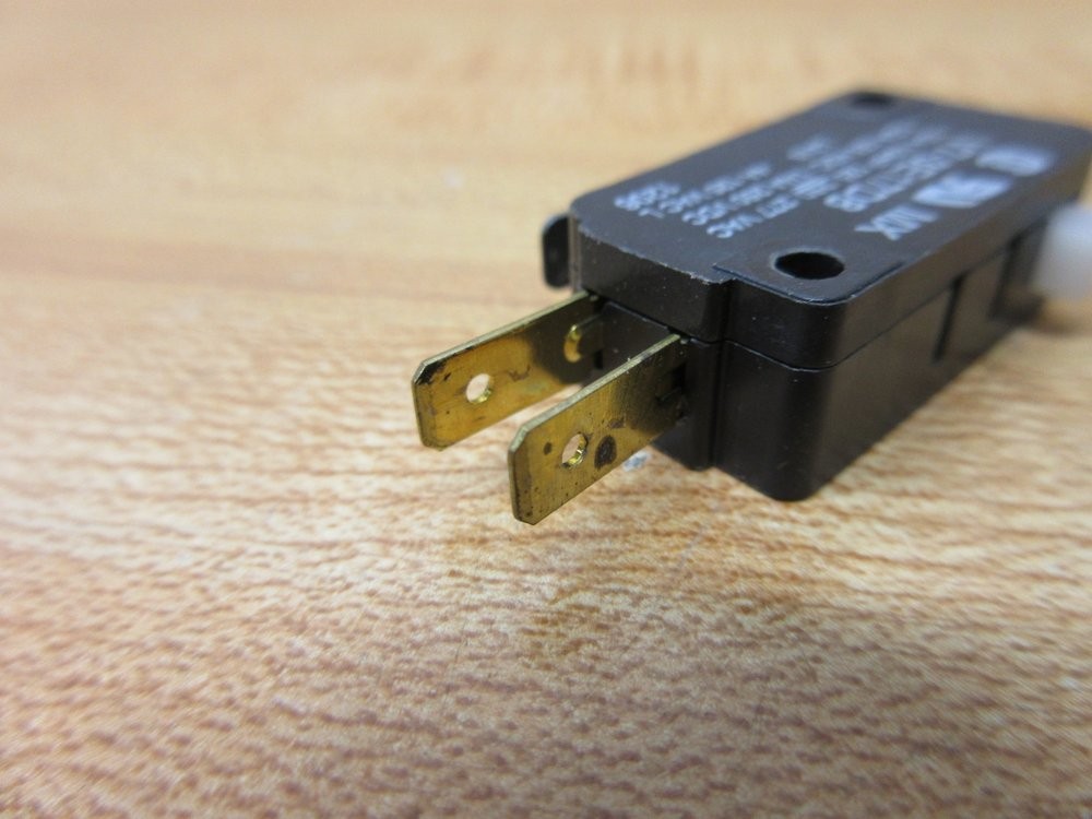 Micro Switch V7-3E17D8 Pin Plunger V73E17D8