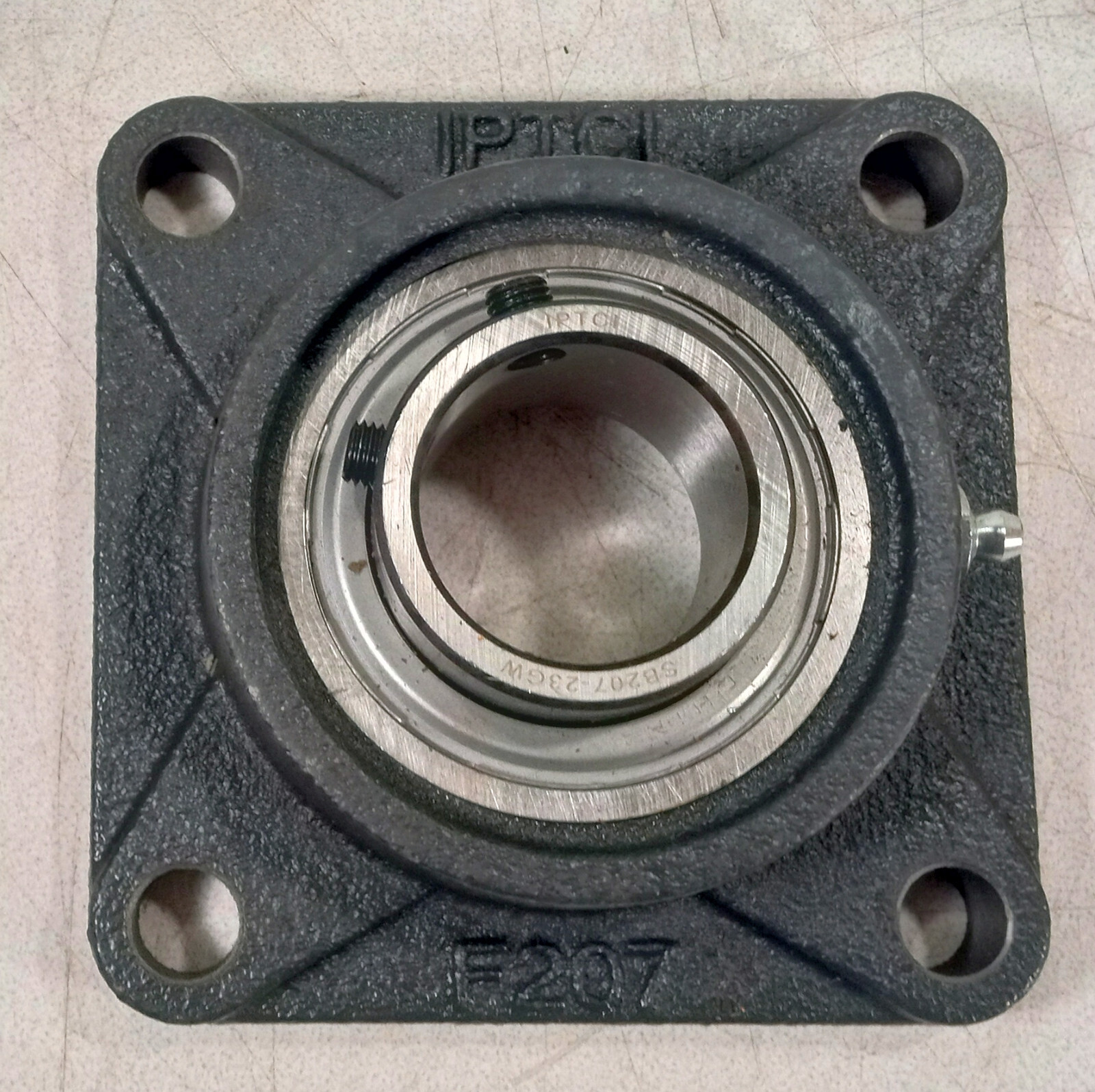 1 NEW IPTCI UCF207-23 4 BOLT FLANGE PILLOW BLOCK BEARING NNB ***MAKE OFFER***