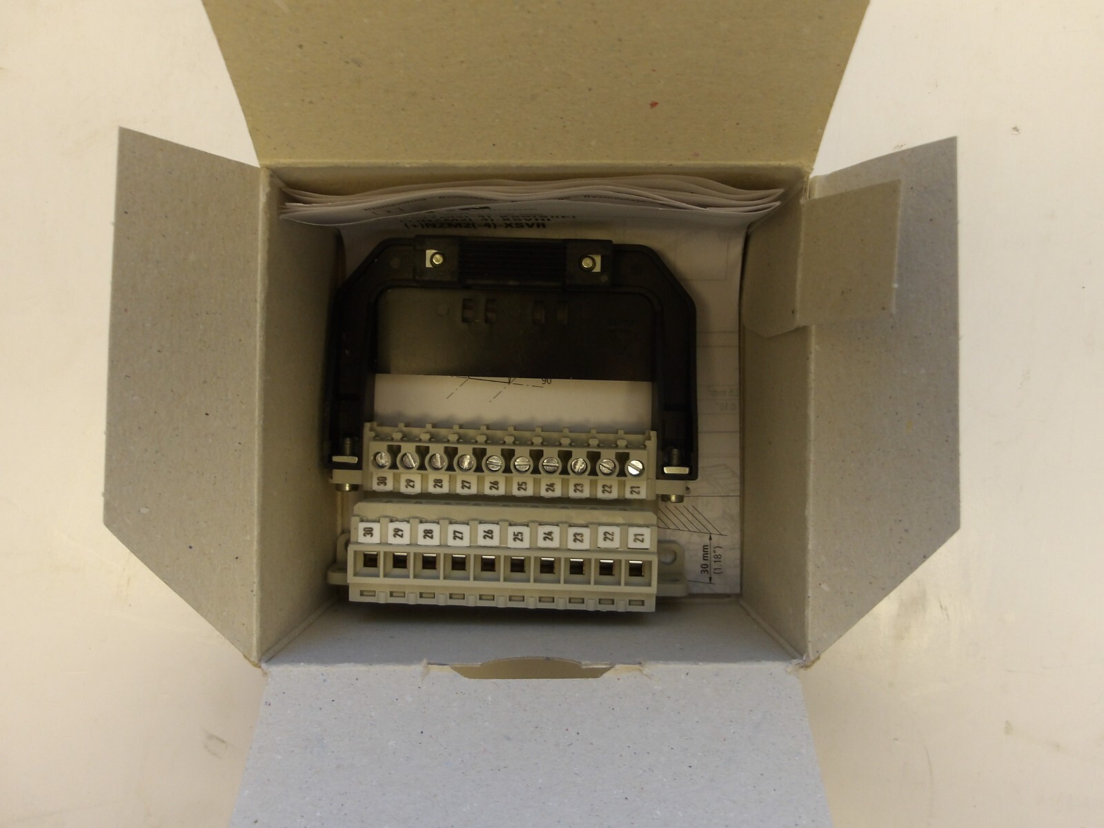 EATON CORPORATION P/N: NZM2-XSVR CONTROL CIRCUIT PLUG FOR REMOTE OPERATOR