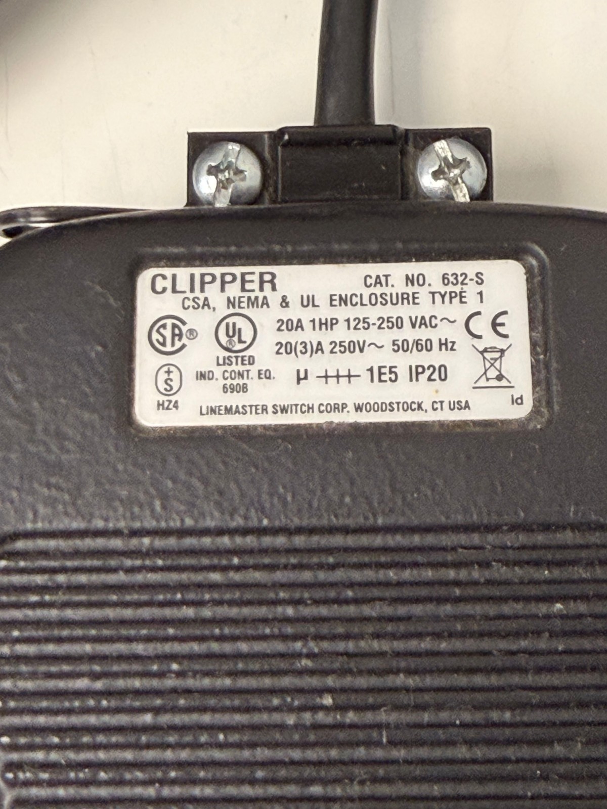 LINEMASTER CLIPPER 632-S SINGLE MOMENTARY FOOT OPERATED SWITCH PEDAL – LOT OF 2