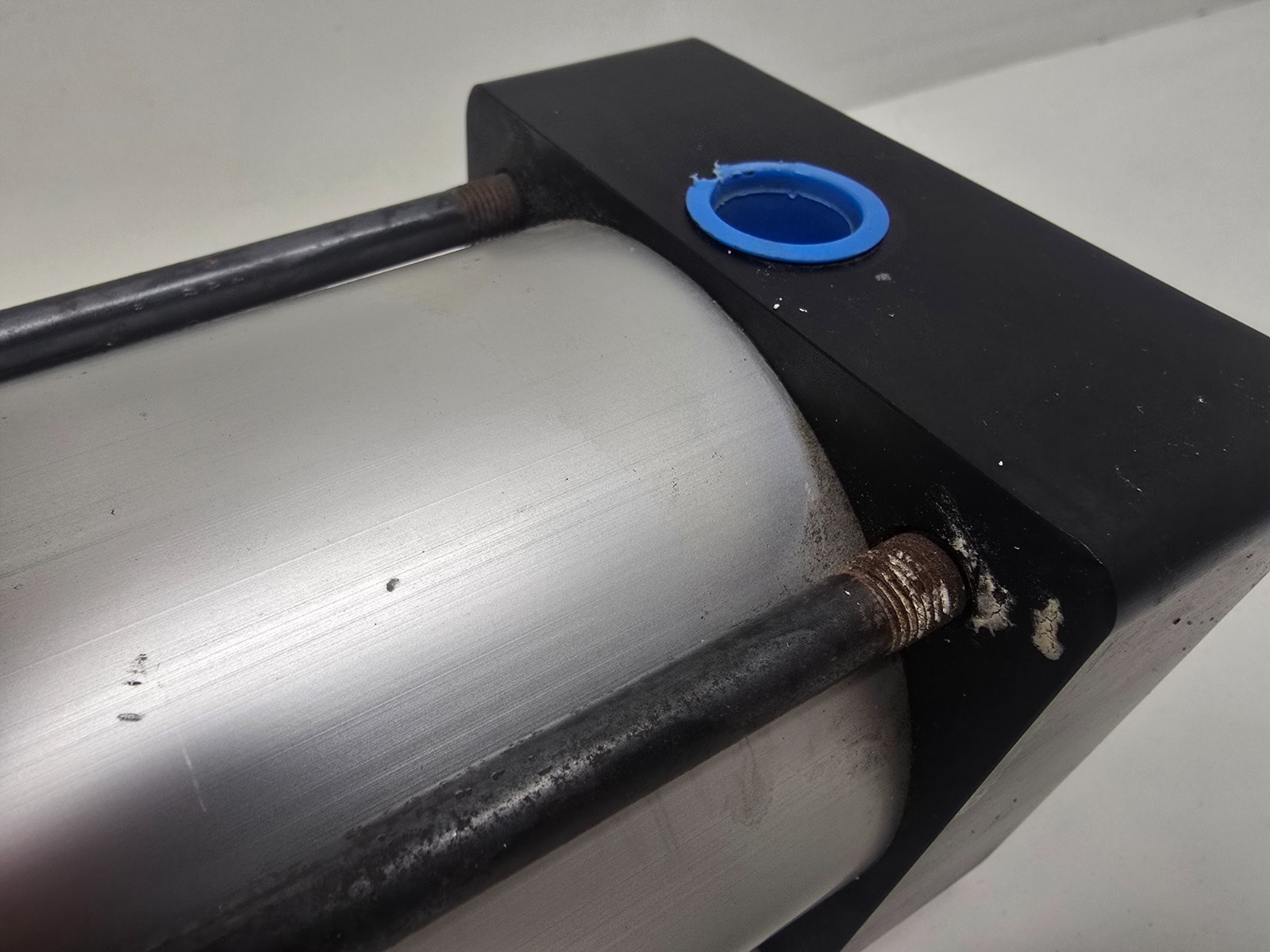 GOOD USED! BIMBA 4″ BORE 26″ STROKE PNEUMATIC CYLINDER HD1-400X26-FB-MP