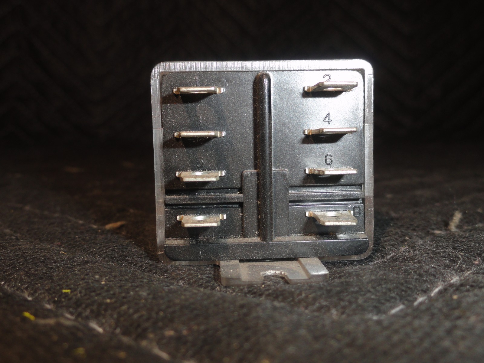 Magnecraft Relay 300XBXC1-120A Electromechanical Relay 120 VAC
