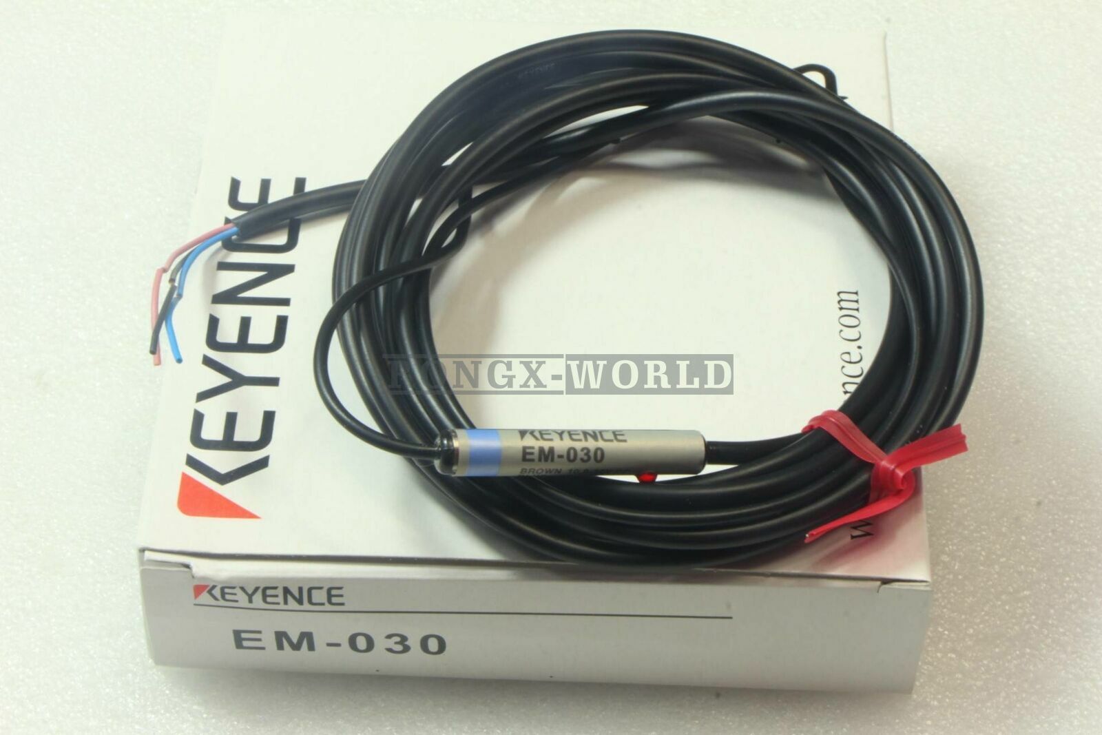 1PCS New Keyence Proximity Sensor EM-030 EM030