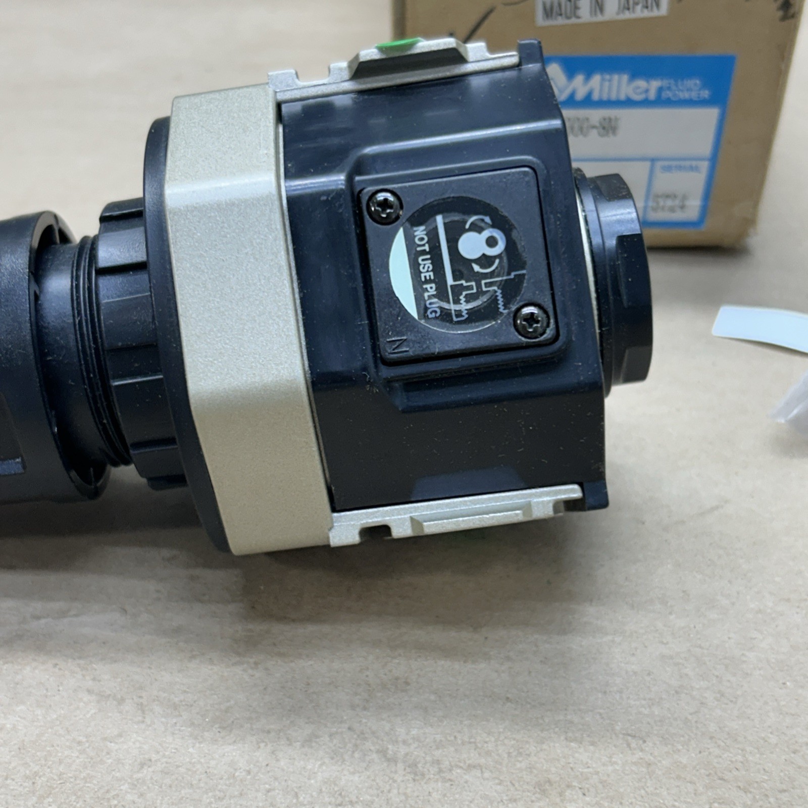 MILLER R4000 PNEUMATIC PRESSURE REGULATOR 7-120 RANGE(PSI) 150PSI MAX NIB