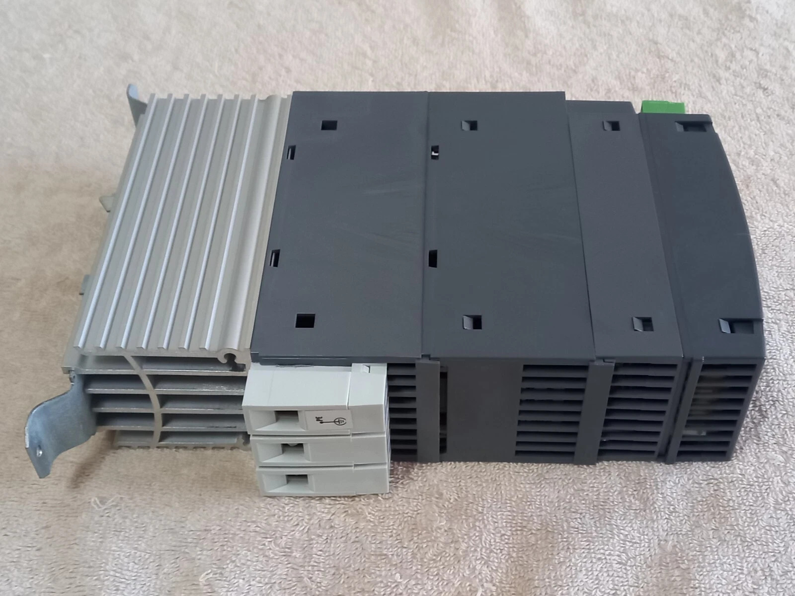 EUROTHERM 7100A/40A/208V/SELF/XXXX/NONE/PA/XXXX/4MA20/ENG/YES/V2/XXXX/ used