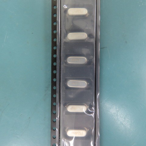 FOX_ELEC FOXSDLF/0368-20/TR Qty of 200 per Lot CRYSTAL,3.6864MHZ,20PF,SMD,LEAD