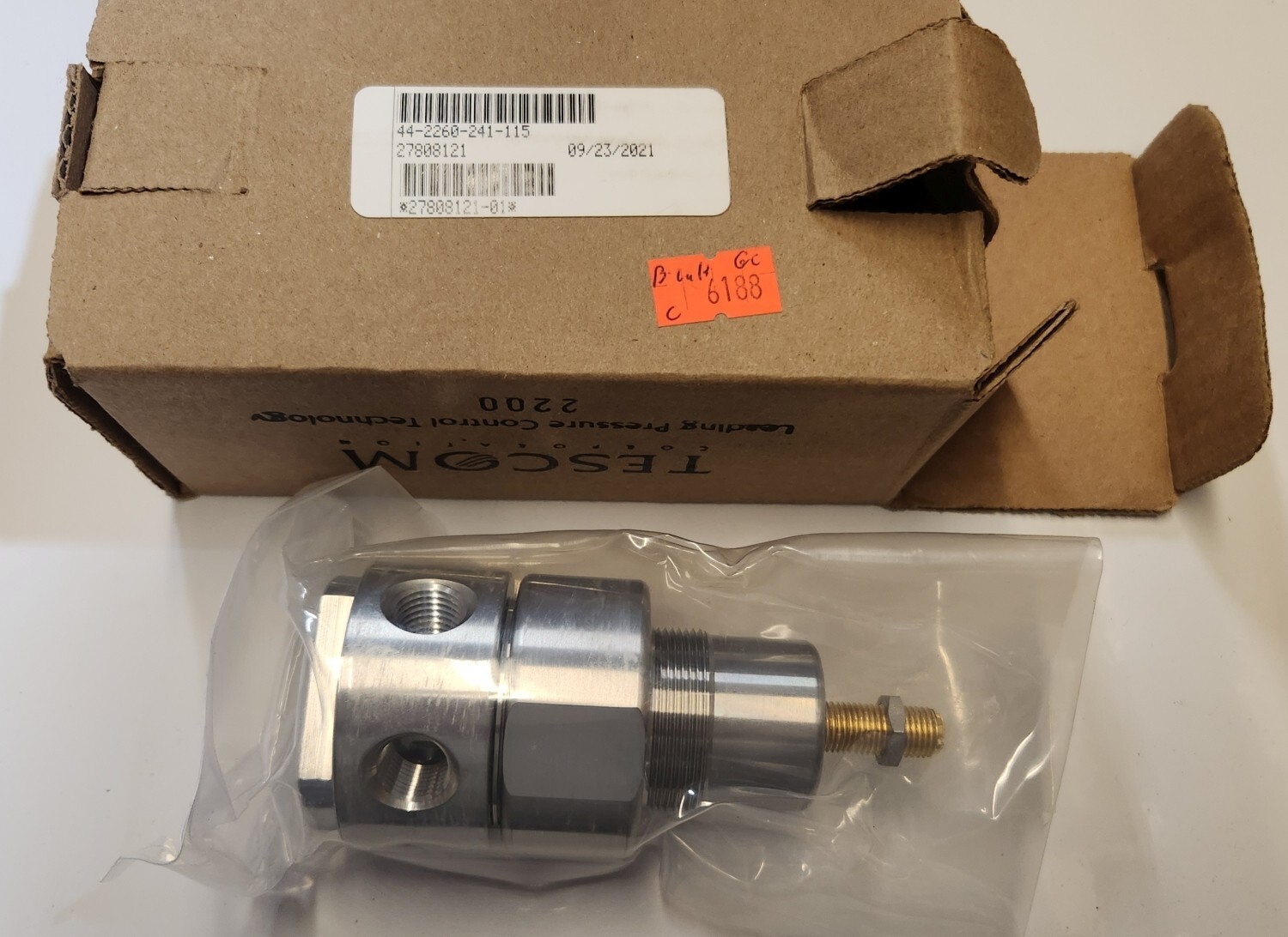 NEW Tescom 44-2260-241-115 Regulator 0-3500psi in, 0-25psi out 1/4 NPT High Temp