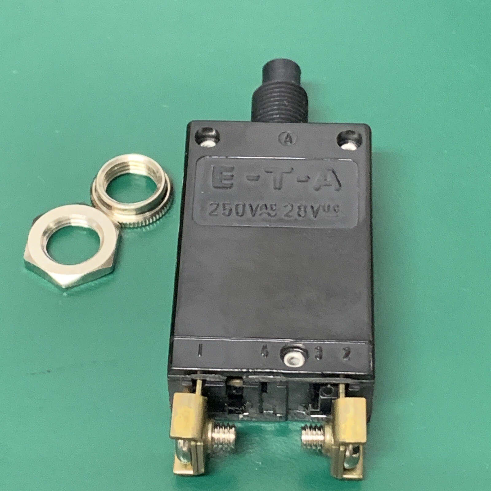 OAKLAND INDUSTRIES 2-5700-IG1-K10-DD-5A CIRCUIT BREAKER E-T-A