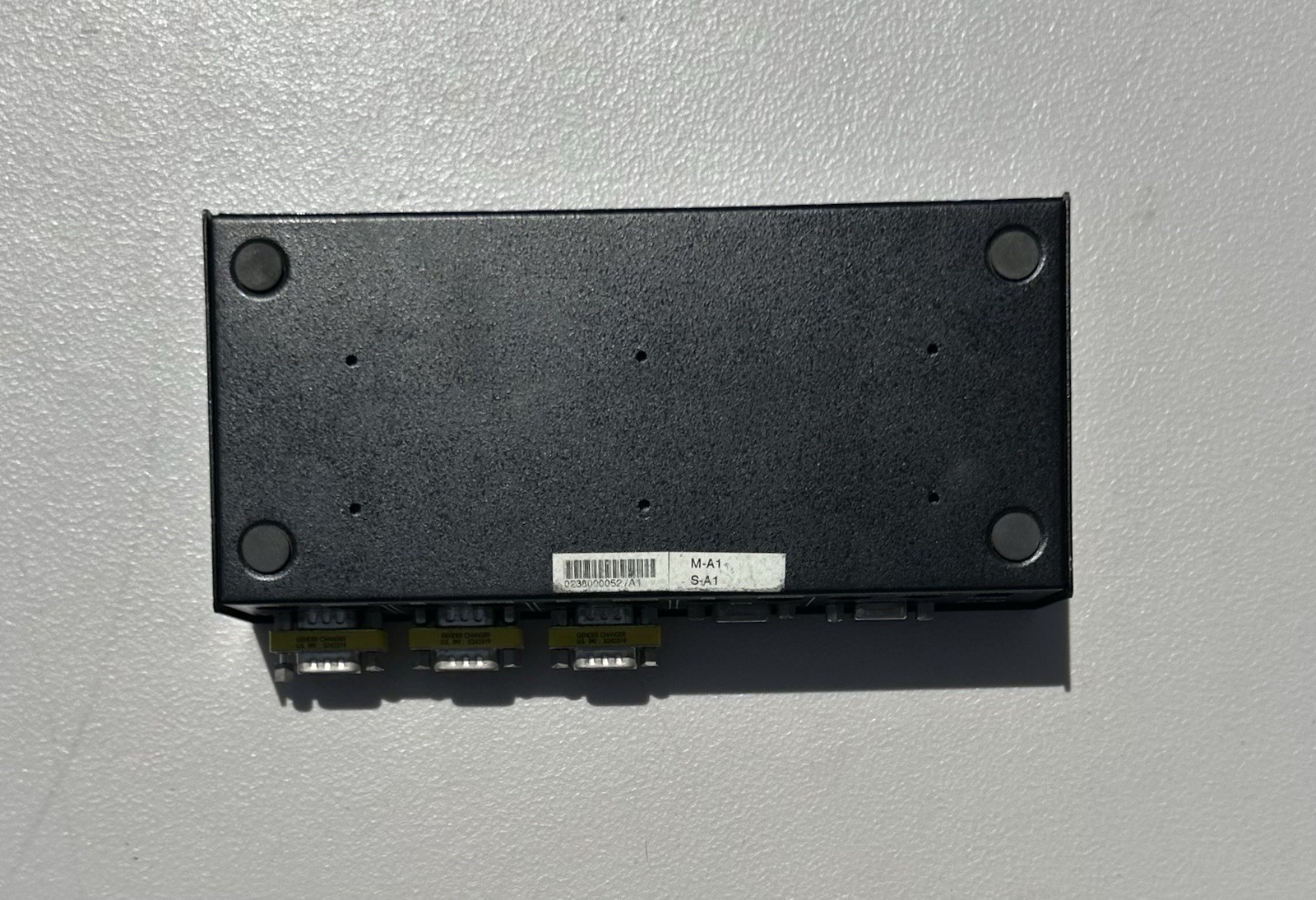 1 USED HAWKING TECHNOLOGY CS164 4 PORT RACK MOUNT KVM SWITCH ***MAKE OFFER***