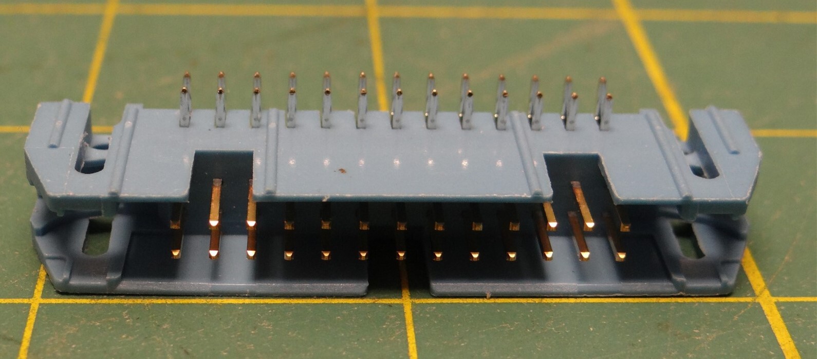QTY: 28 Thomas and Betts Ansley 609-2604 Connector Block 26 Contacts