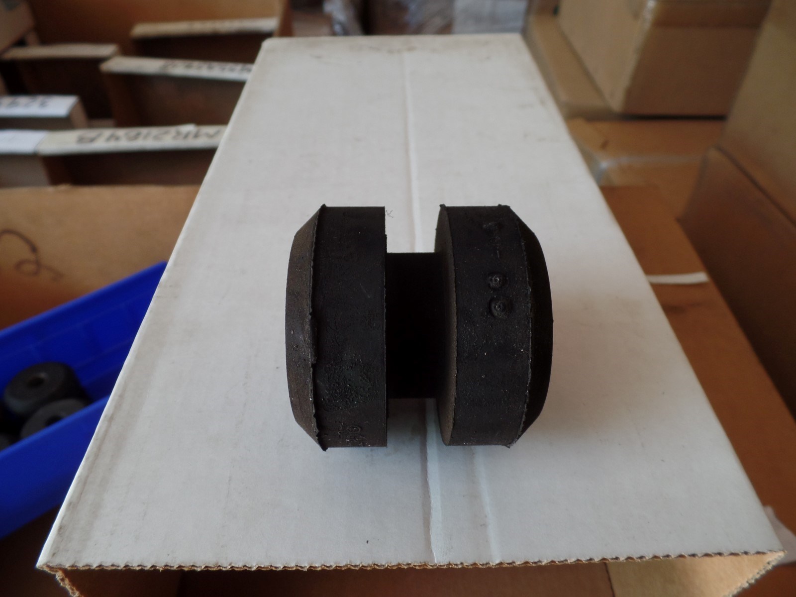 SUPERPAC 841 RUBBER ENGINE MOUNT ASSEMBLY SP202556, 202556, N.O.S