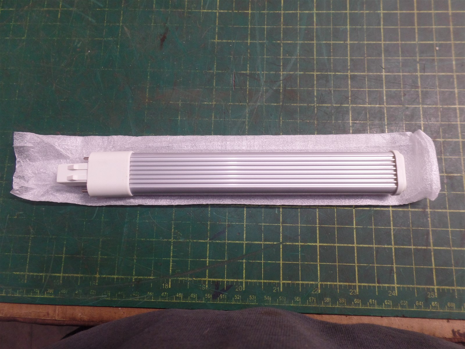 LED 8W PL STYLE GX23 RETROFIT LAMP 4000K, 50/60Hz, 277V, NIB, N.O.S