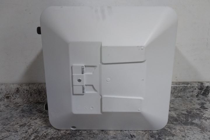 Bosch ES8 7.1 Gal Tank Capacity 120VAC Point-of-Use Water Heater (C)