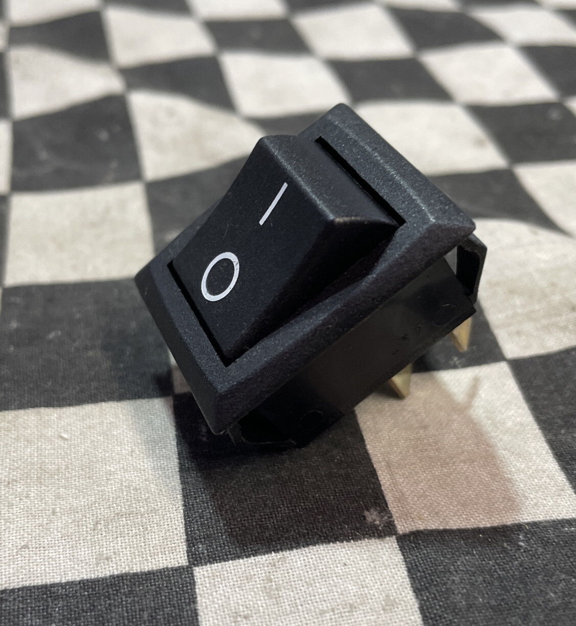 CARLING 1350R, 1117A, Bloomfield 2E-77566 SWITCH ROCKER ON-OFF 125V, LOT OF 38