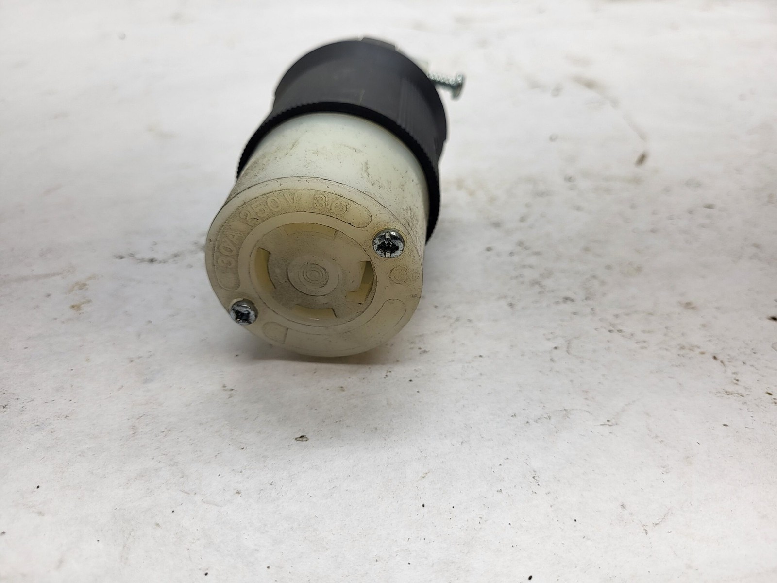 NEW HUBBELL HBL2723 TWIST LOCK PLUG 30A 250VAC