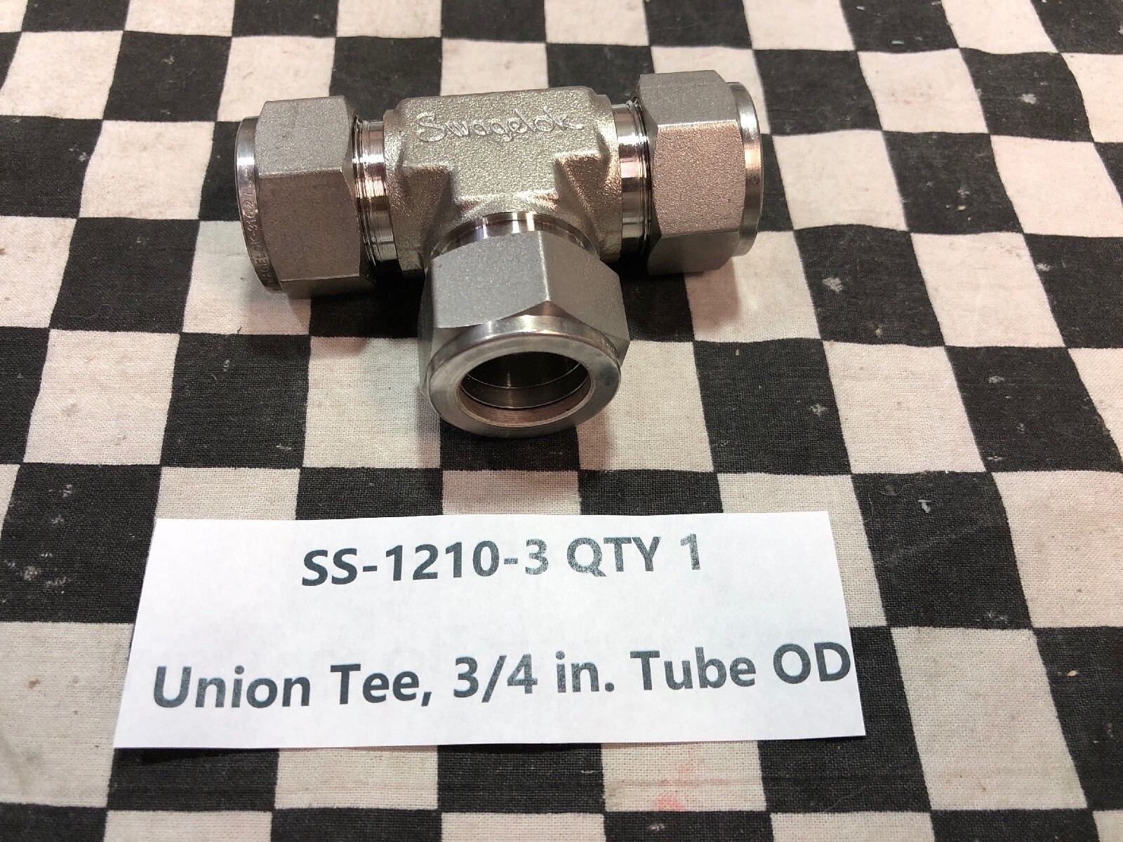 LOT OF 7 SWAGELOK SS-1610-1-12 (4X), SS-1210-1-8, SS-600-11-8, SS-1210-3#ZP12