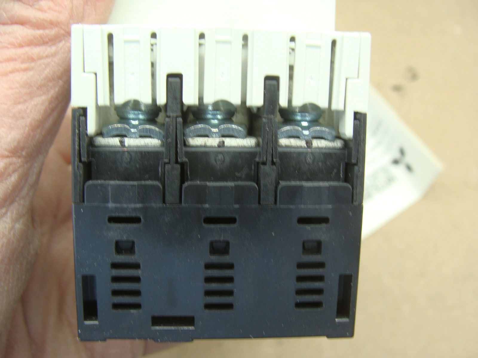 MITSUBISHI MOTOR CIRCUIT BREAKER MMP-T32 8.0A 3P 200-690VAC ADJUSTABLE OVERLOAD
