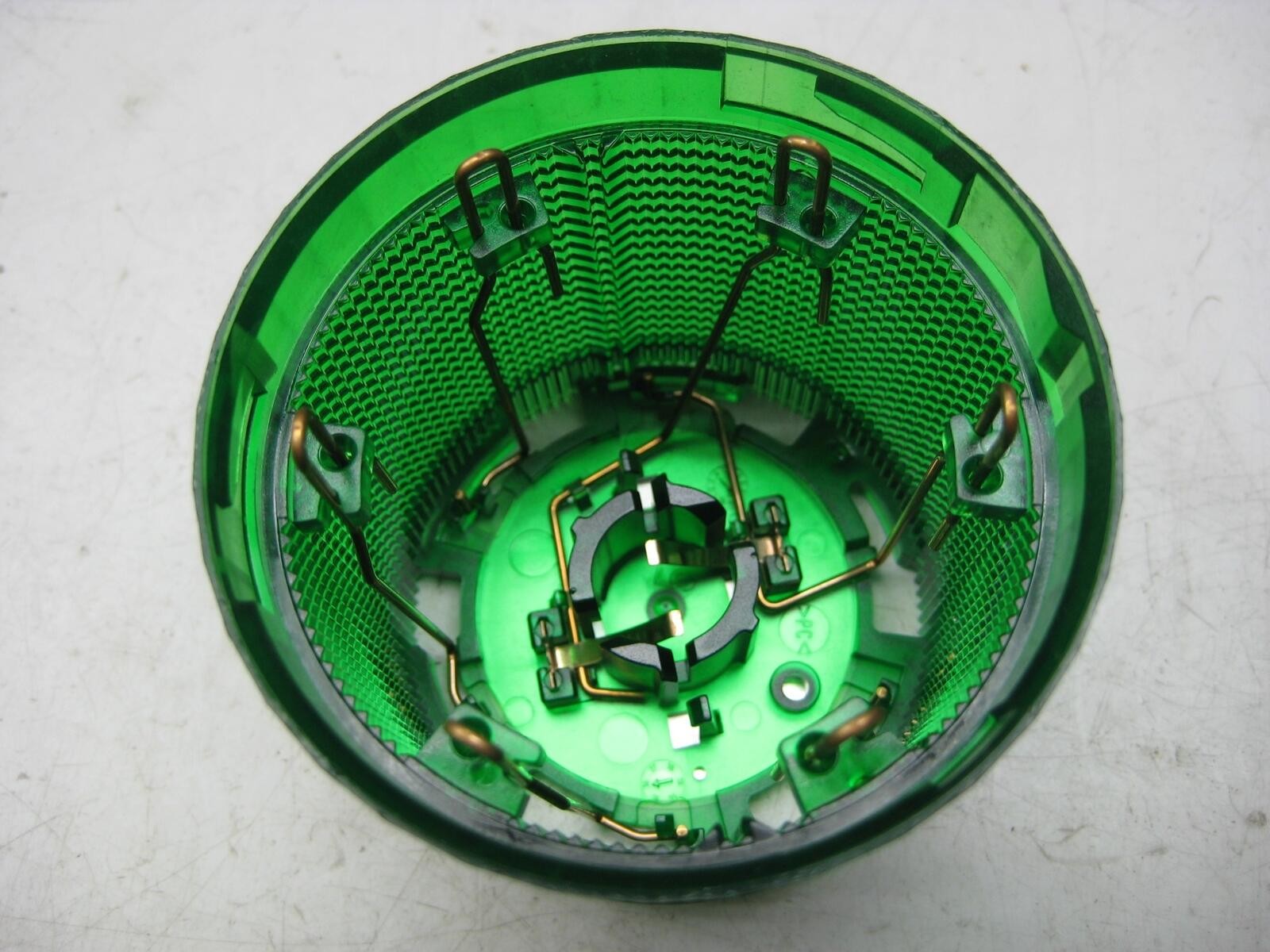 SIEMENS 8WD4400-1AC GREEN STACK LIGHT (AS PICTURED) NSNP 11022