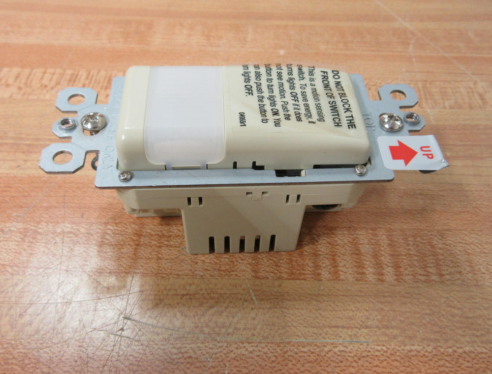 Pass & Seymour CWP100-I TradeMaster Vacancy Sensor CWP100I w/Wallplate