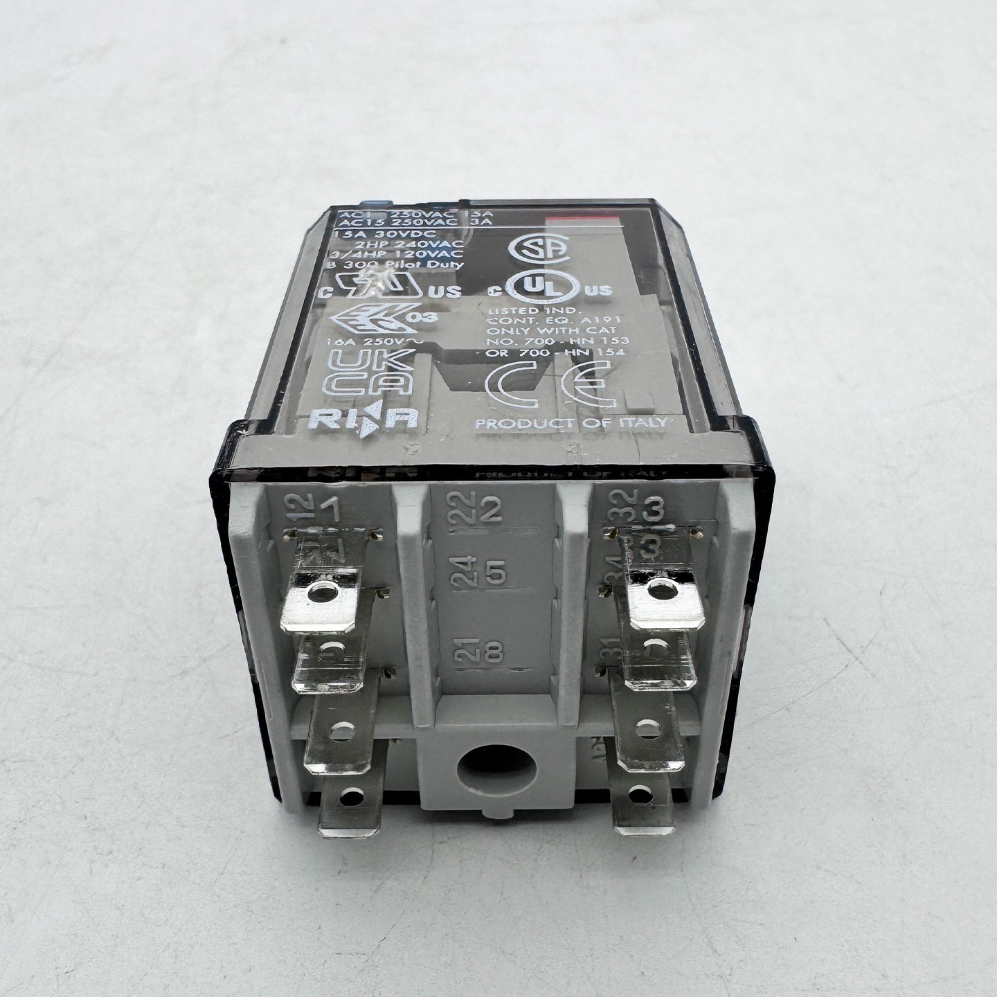 700-HB32Z24-3-4 24V DC GP Tall Square Base Relay New Original 700HB32Z2434