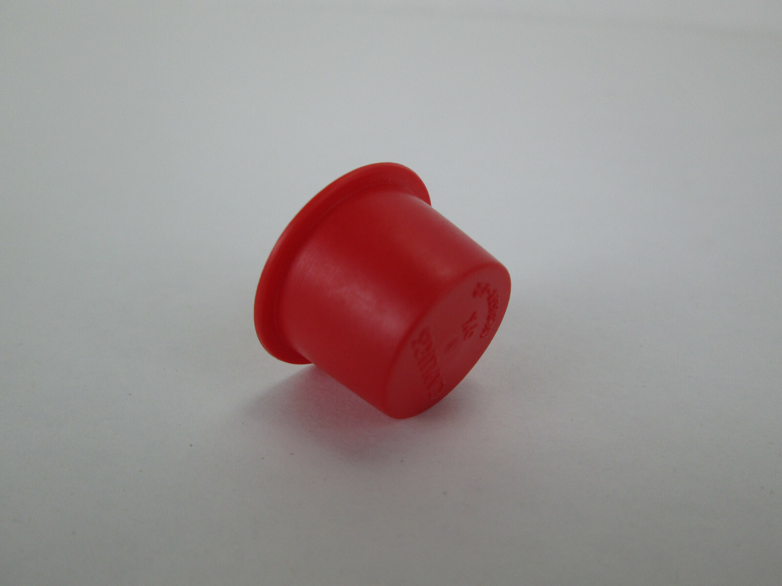 Lot of 100 New Caplugs Tapered Dust & Moisture Cap Plug .725″ T-9X Red NAS834-72
