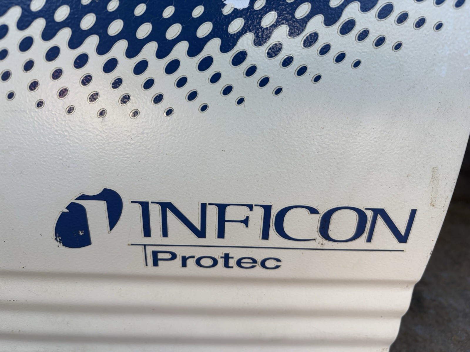 1 USED INFICON PROTEC HELIUM LEAK DETECTOR W/O PROBE & 20003709 PANEL