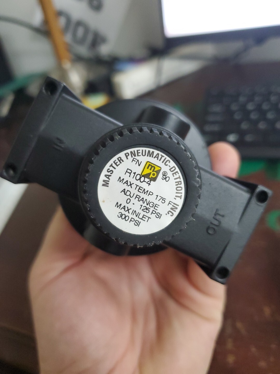 MASTER PNEUMATIC DETROIT R100-4 Regulator 1/4″ to 1″ 0-200 psi (CX24E)