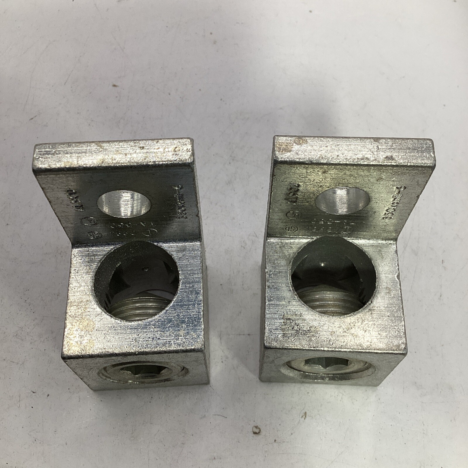 Ilsco D981 TA-350 Aluminum Lug AL9CU (lot of 2)