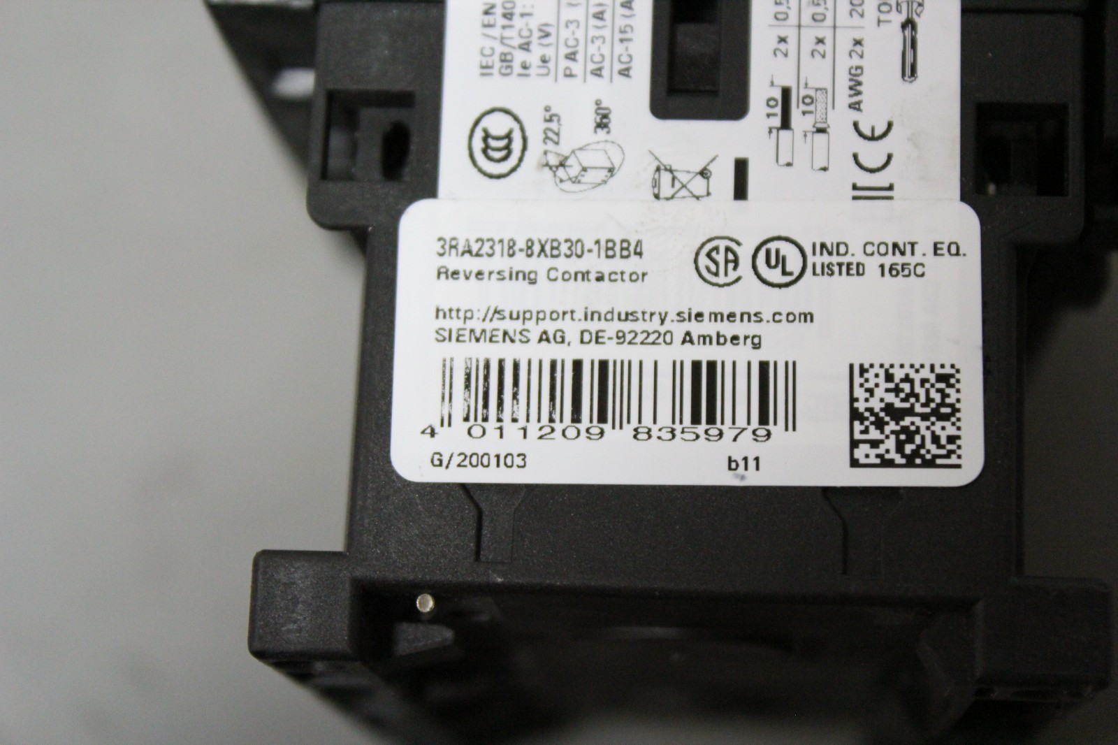UNUSED SIEMENS REVERSING CONTACTOR 3RA2318-8XB30-1BB4