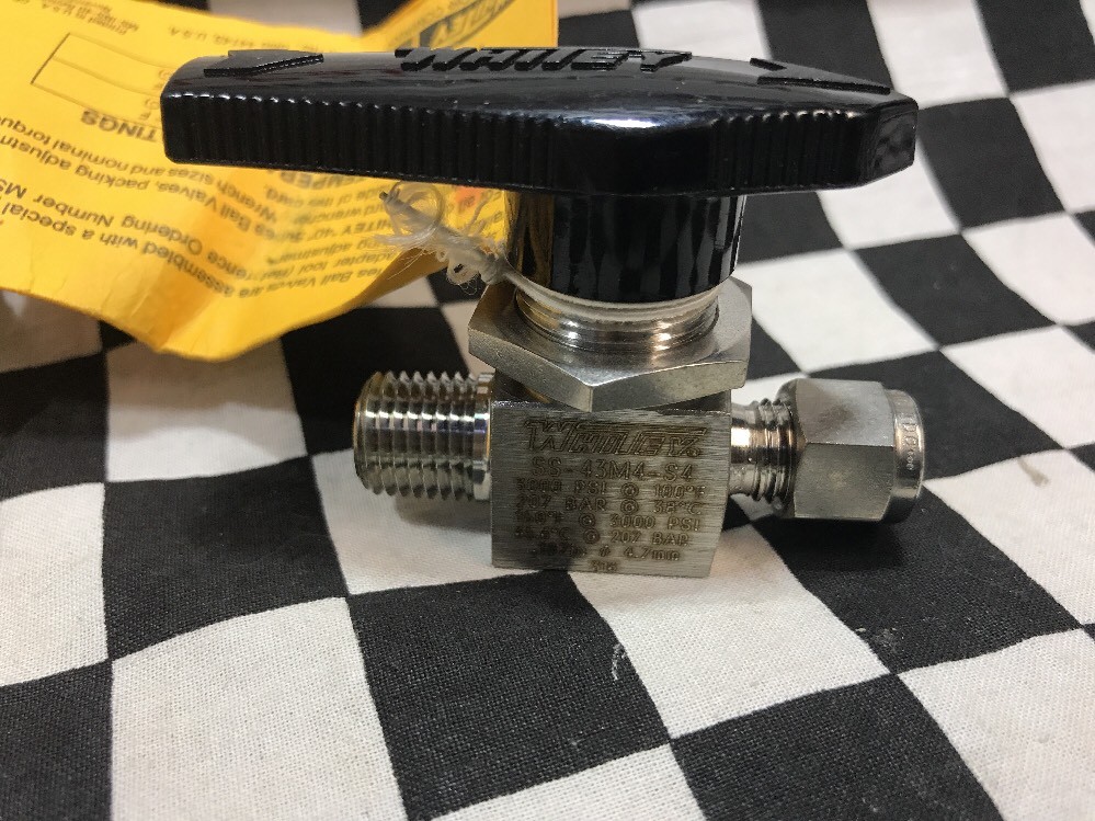 LOT OF 2 Swagelok ball valve 1/4″ npt x 1/4″ tube, SS-43M4-S4, SHIPSAMEDAY #ZL15