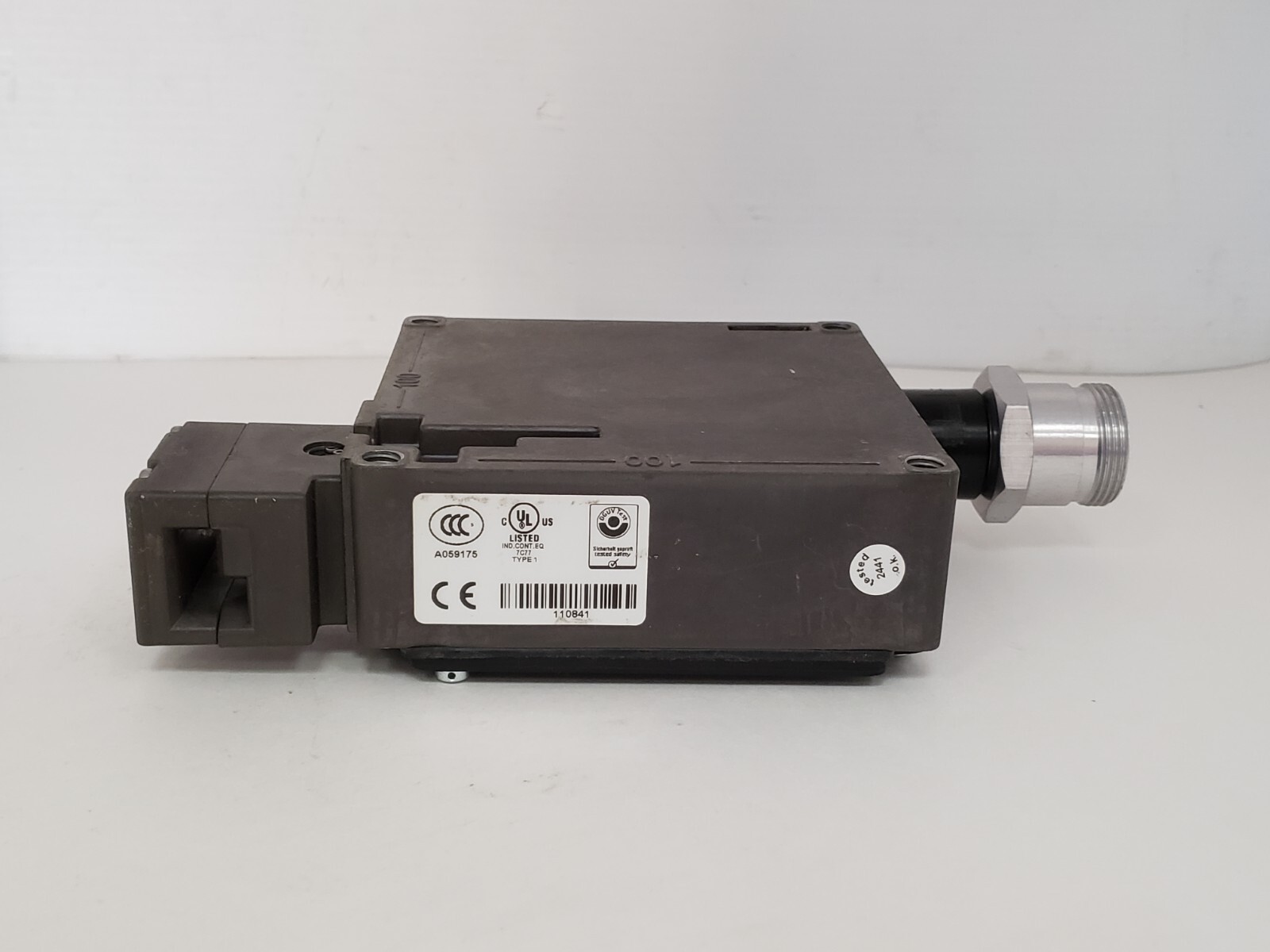 EUCHNER TZ2RE024MVAB SAFETY SWITCH 24V AC/DC 9 PIN (088071) NNB