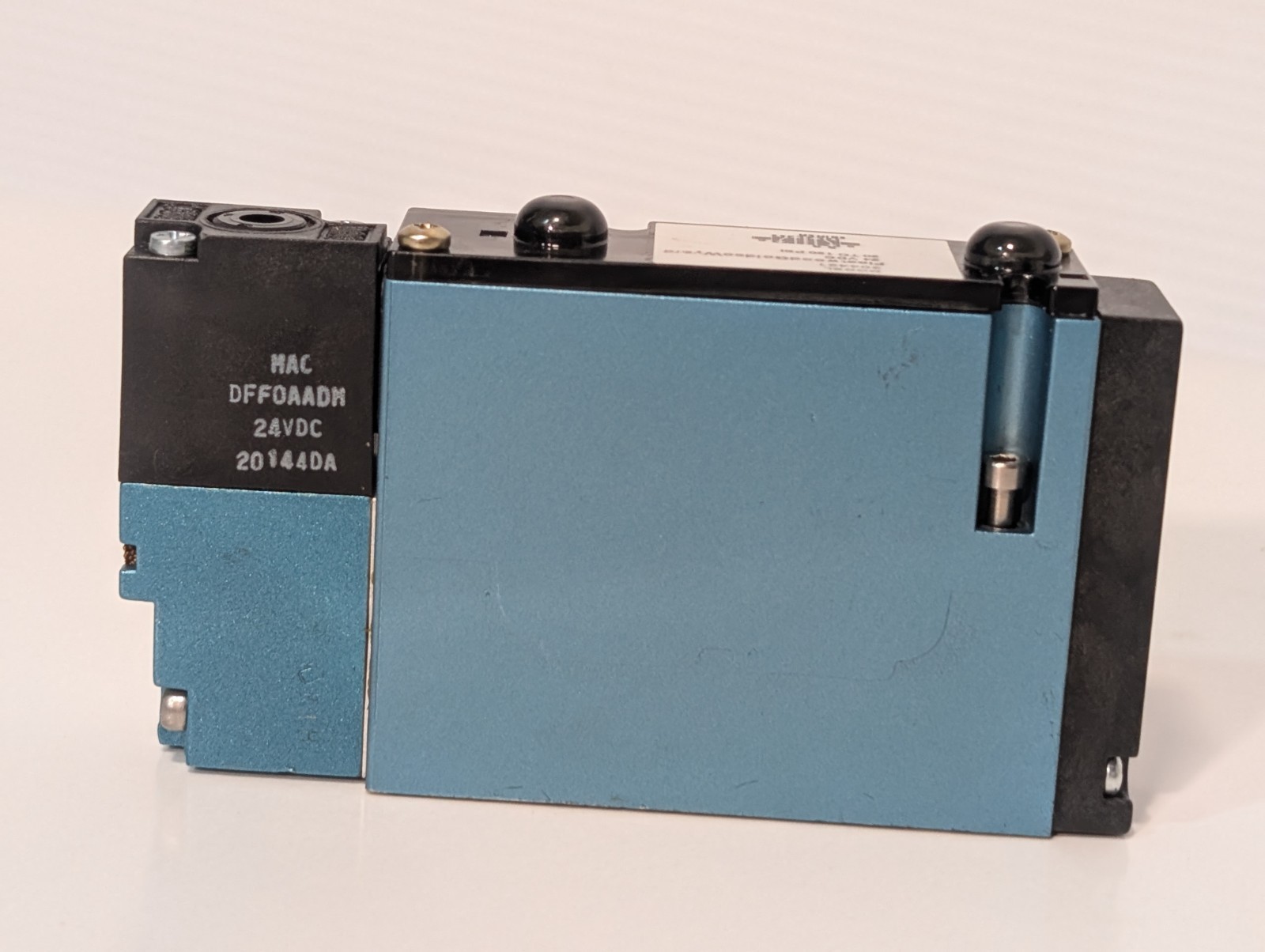 Fleetwood Goldco Wyard Model 304421 Solenoid Valve, 24vdc, 20 to 120psi, MAC