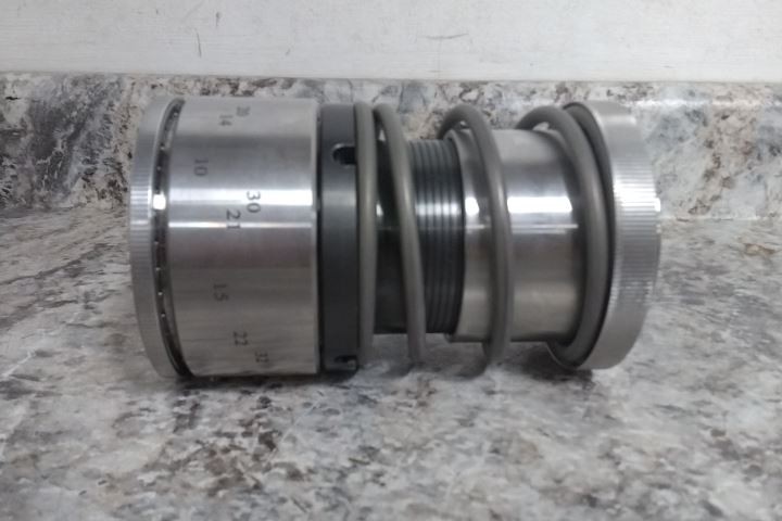 Dayton 6PNZ4 1.250-12 Input Thread Size 8 to 34 Lb-In Magnetic Capping Headset