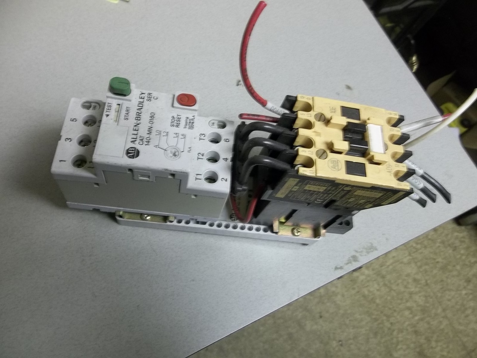 Allen Bradley 140-MN-0160 140-DC1 Motor Starter Contactor Assembly