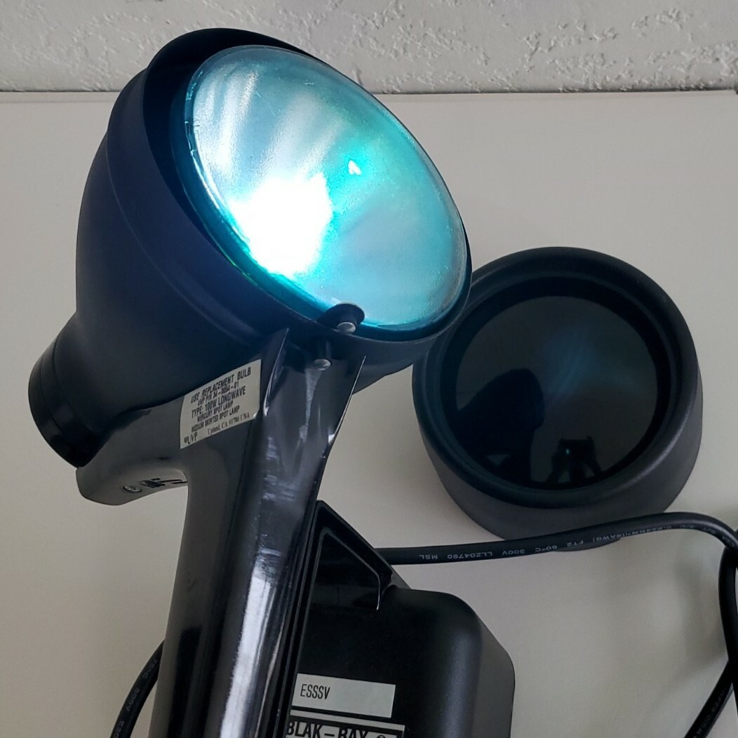 UVP Blak-Ray Model B-100 A Longwave Ultraviolet Lamp 115V 60Hz 2.5A