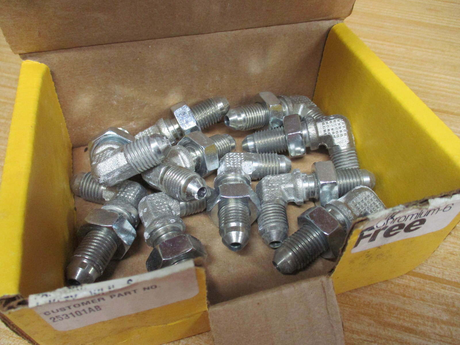 Parker 4WETX-WLN-S 1/4″ Bulkhead Union Elbow 4WETXWLNS (Pack of 10)