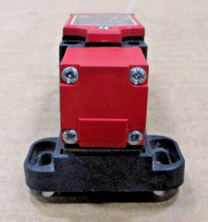 ComepI SP1K19Z11 Safety Interlock Limit Switch EN60947-5-1 AC-15 400V A8372LR